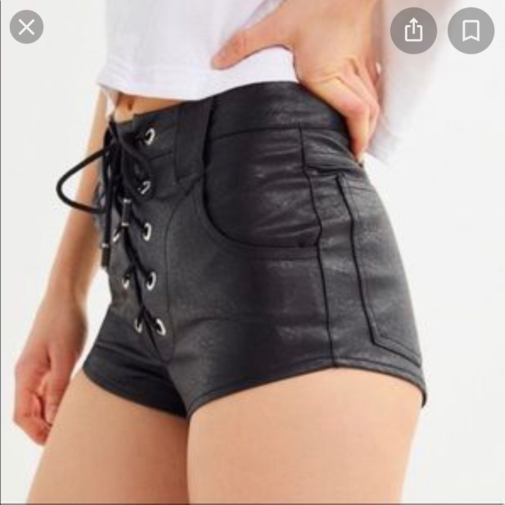 Lioness lace up vegan leather black shorts xs 00